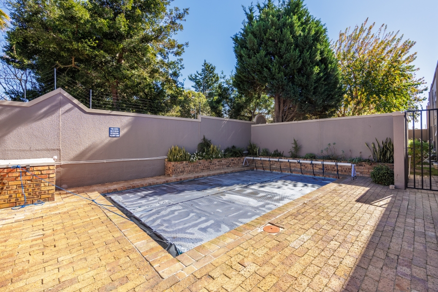 1 Bedroom Property for Sale in Uitzicht Western Cape